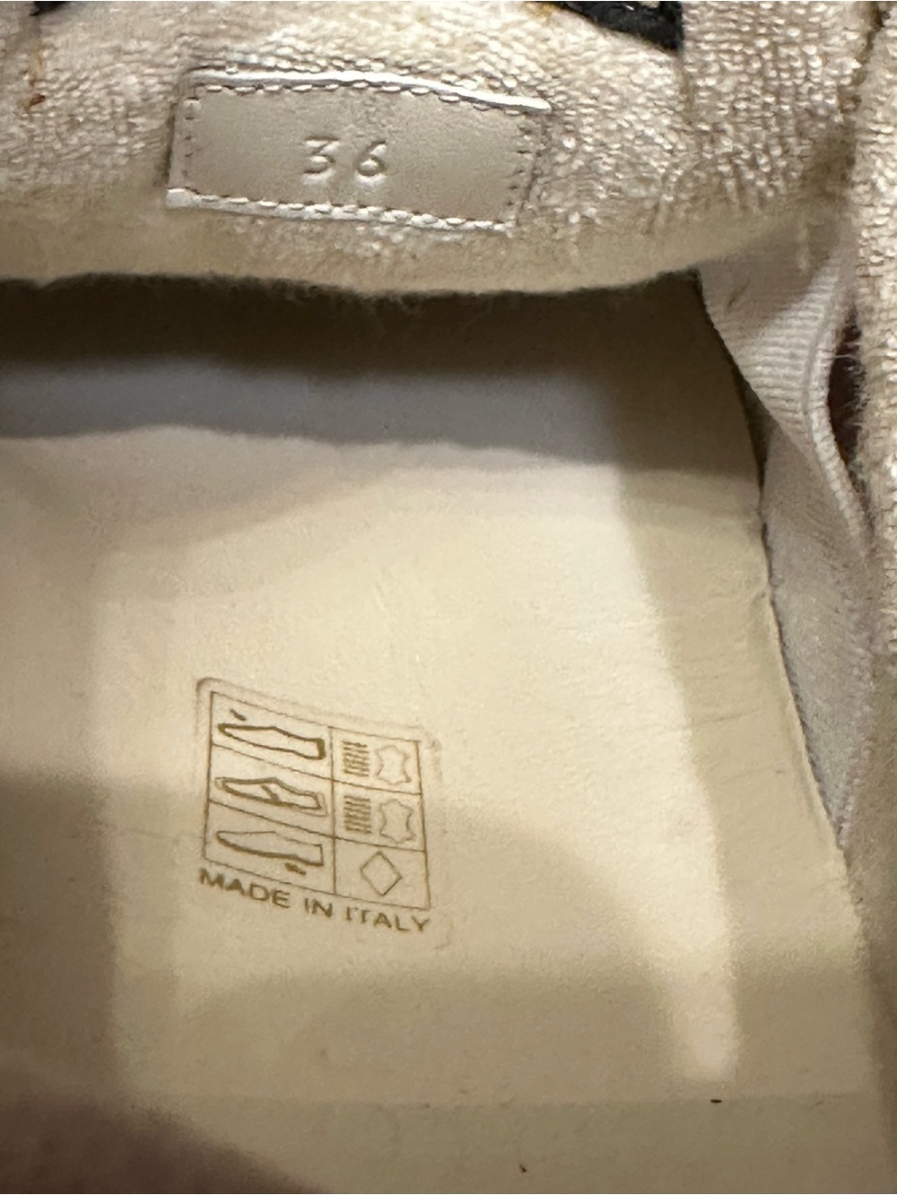 Gucci White/Cream Leather and Suede Sneakers - Picture 4 of 5